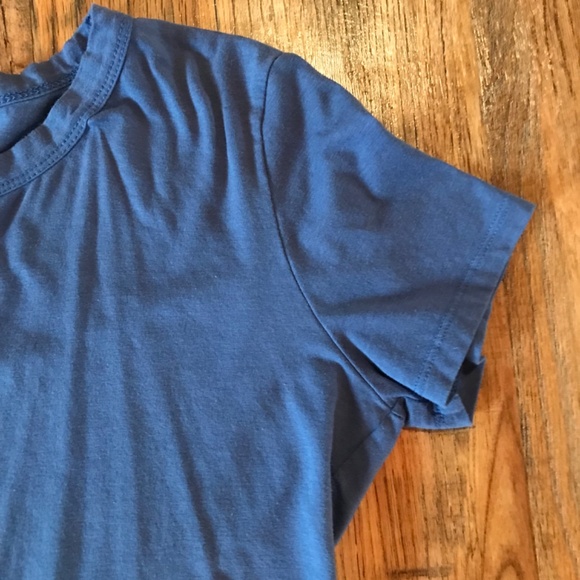 Blue T-shirt Size Medium - Picture 3 of 4